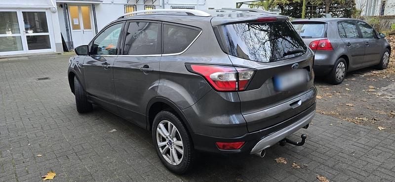 Gebraucht Ford Kuga 150 PS (110 kW) 2019 Grau SUV