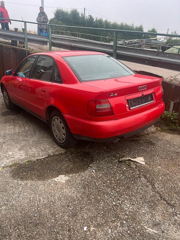 Rot Gebraucht 1998 Audi A4 Limousine | 699 € (Superpreis) - Bild 1/4