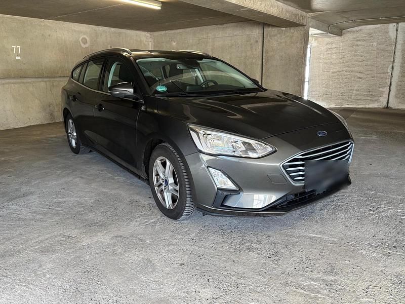 Gebraucht Ford Focus Cool & Connect 125 PS (91 kW) 2019 Grau Kombi
