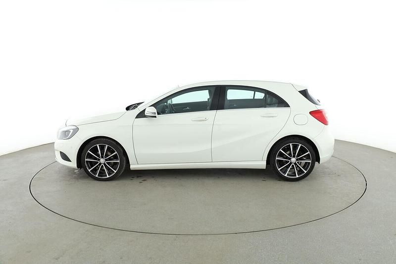 Gebraucht Mercedes A180 Style 122 PS (89 kW) 2015 Weiß Limousine