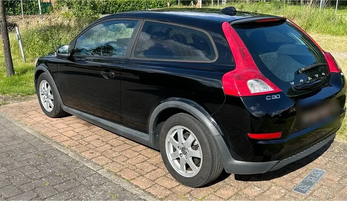 Gebraucht Volvo C30 Momentum 101 PS (74 kW) 2010 Schwarz Kleinwagen