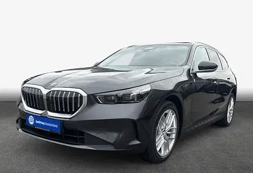 Neu BMW 520 Comfort Edition 190 PS (139 kW) 2026 Grau Kombi