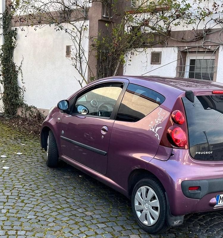 Violet Gebraucht 2013 Peugeot 107 Kleinwagen | 2.850 € (Fairer Preis) - Bild 1/4