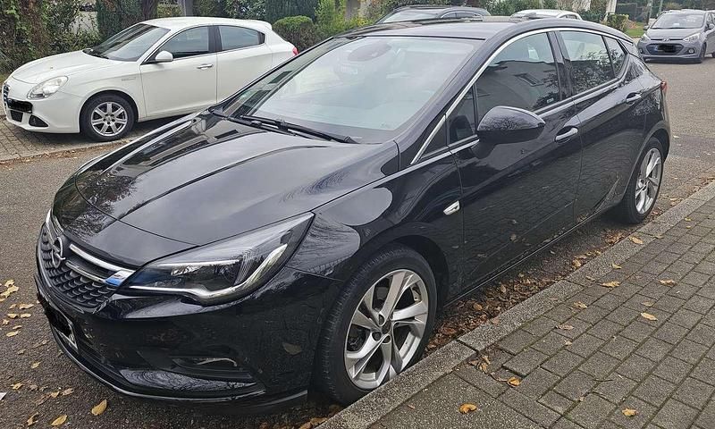 Gebraucht Opel Astra Innovation 105 PS (77 kW) 2017 Schwarz Limousine