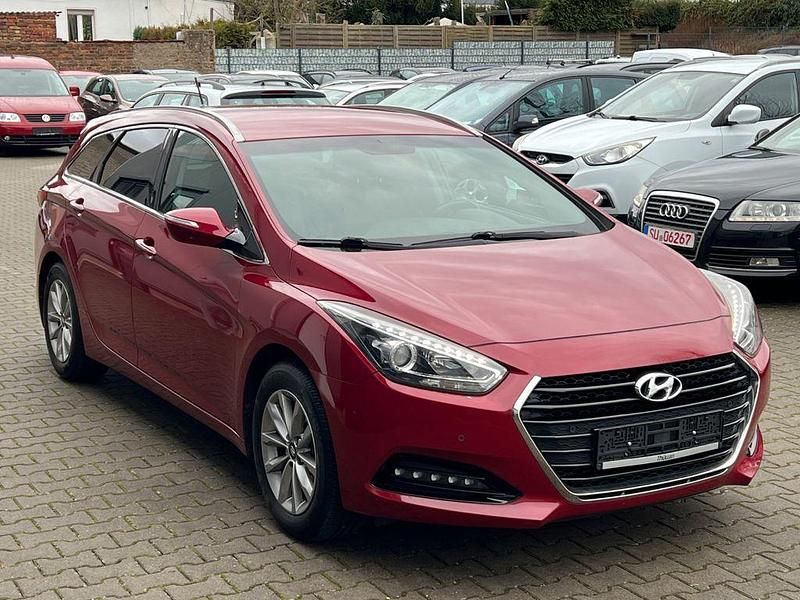 Gebraucht Hyundai i40 165 PS (121 kW) 2016 Rot Kombi