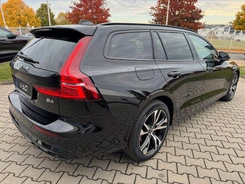 Gebraucht Volvo V60 Plus 197 PS (144 kW) 2025 Schwarz Kombi