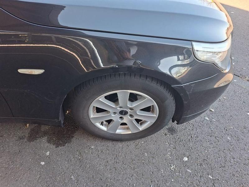 Gebraucht BMW 520 177 PS (130 kW) 2010 Schwarz Kombi