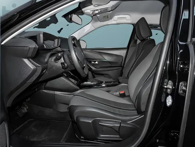 Second-hand Peugeot e-2008 100 kW (136 CP) 2022 Negru SUV