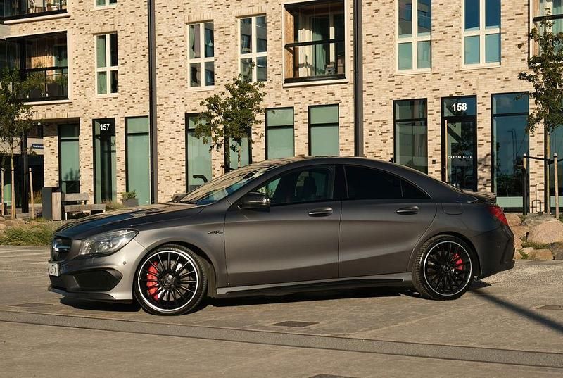 Grau Gebraucht 2014 Mercedes CLA45 AMG AMG Edition 1 Limousine | 22.900 € (Fairer Preis) - Bild 1/4