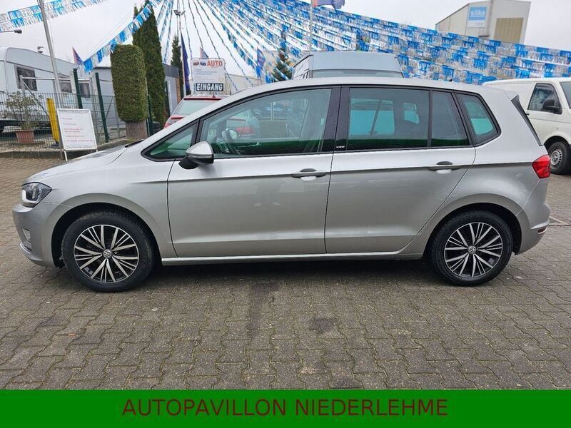 Grau Gebraucht 2016 VW Golf Sportsvan Allstar Van / Kleinbus | 15.190 € (Fairer Preis) - Bild 1/4