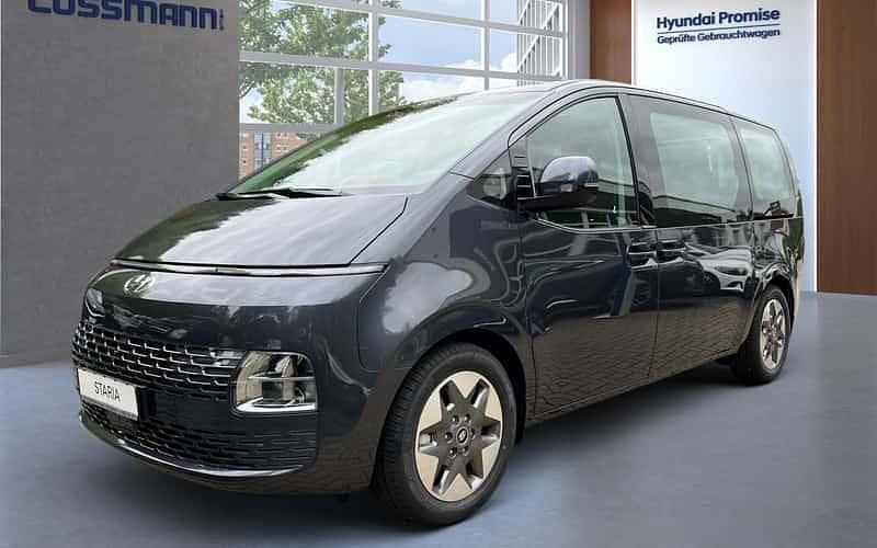 Grau Gebraucht 2024 Hyundai Staria Trend Van | 39.990 € (Guter Preis) - Bild 1/4