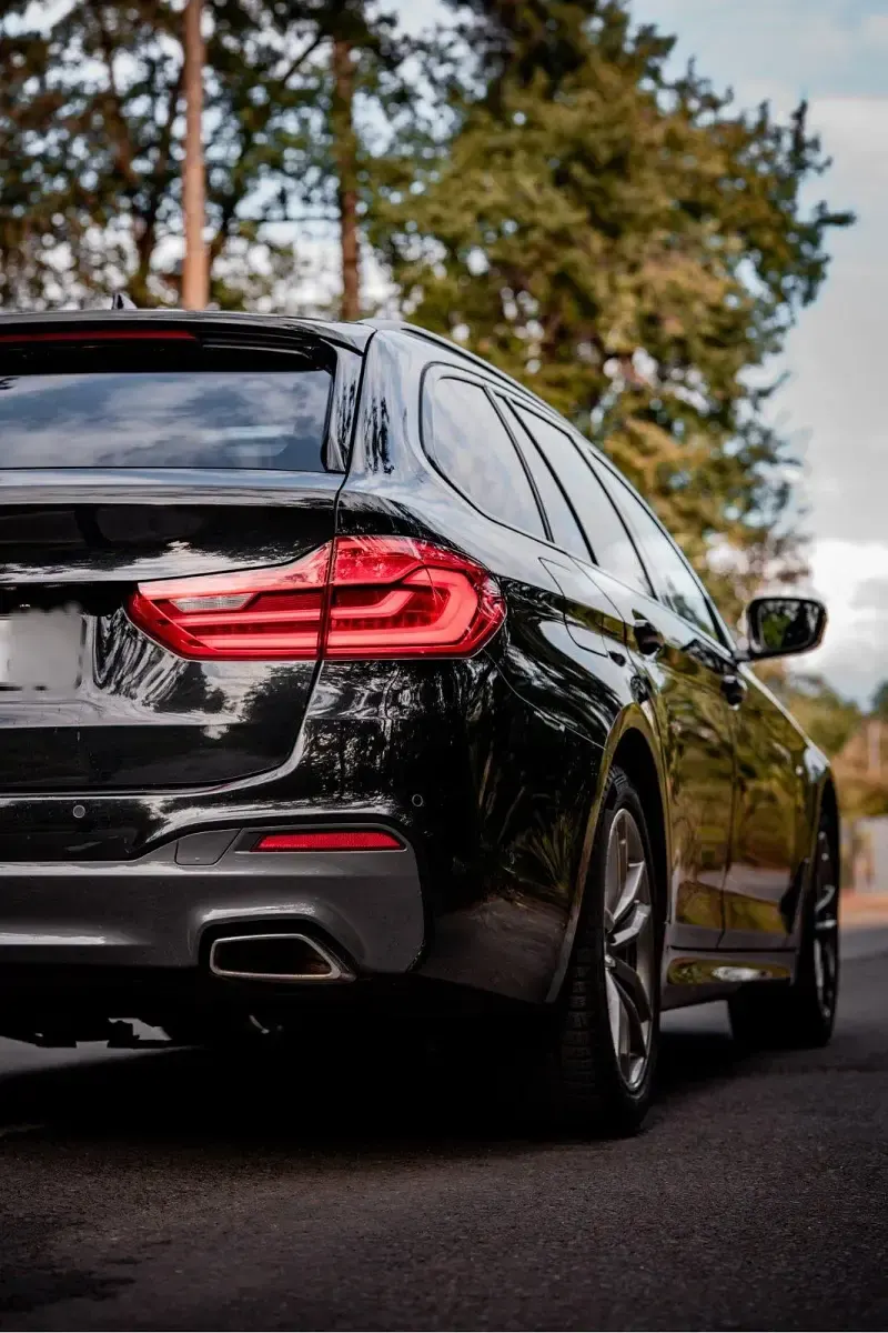 Gebraucht BMW 530 M Sport 265 PS (194 kW) 2020 Schwarz Kombi