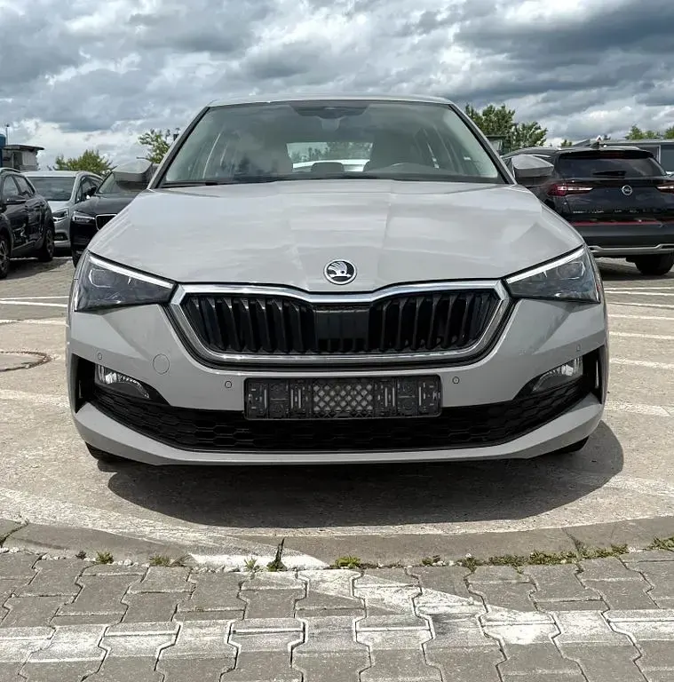 Gebraucht Skoda Scala Style 150 PS (110 kW) 2021 Grau Kleinwagen