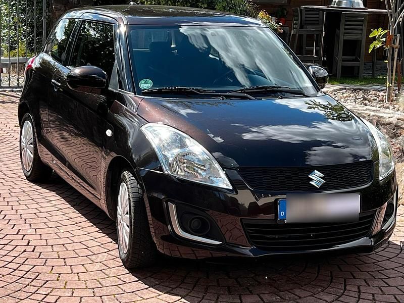 Braun Gebraucht 2014 Suzuki Swift Club Kleinwagen | 5.500 € (Fairer Preis) - Bild 1/4