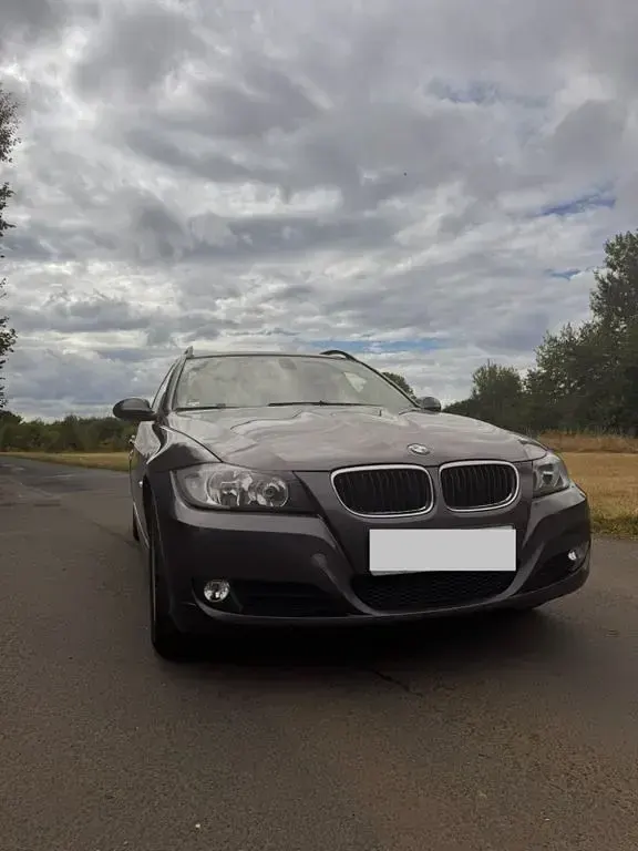 Gebraucht BMW 318 129 PS (94 kW) 2006 Schwarz Kombi