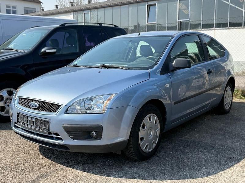 Gebraucht Ford Focus Trend 101 PS (74 kW) 2005 Blau Kleinwagen