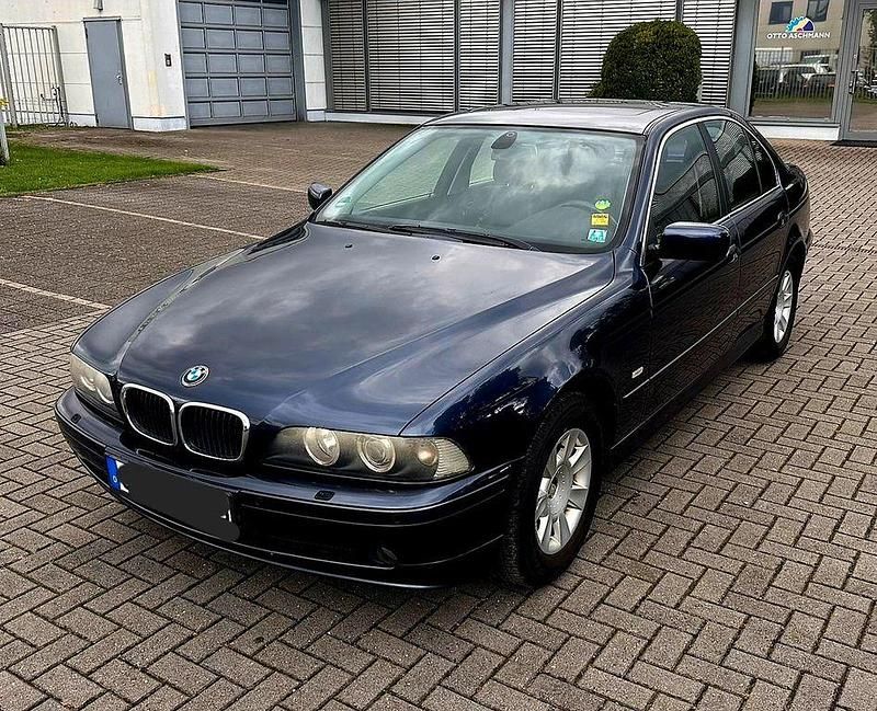 Blau Gebraucht 2002 BMW 525 Exclusive Limousine | 5.700 € (Fairer Preis) - Bild 1/4