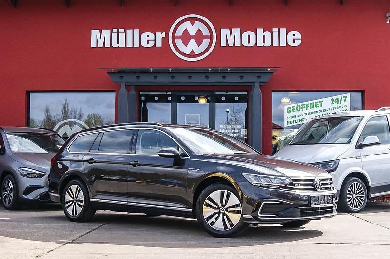 Mangangrau (metallic) Gebraucht 2022 VW Passat IQ Drive Kombi | 29.900 € (Fairer Preis) - Bild 1/4