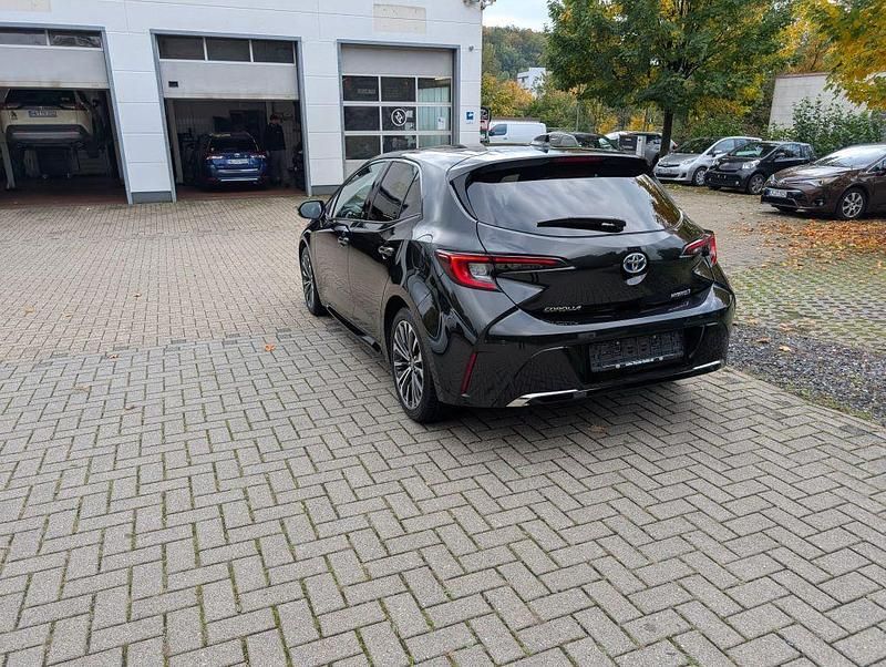 Gebraucht Toyota Corolla Team 140 PS (102 kW) 2023 Mysticschwarz mica Limousine