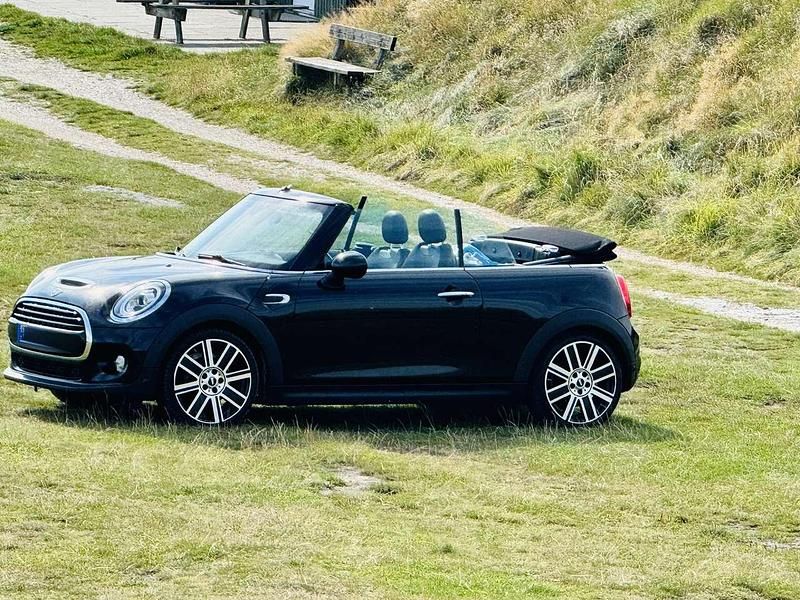 Schwarz Gebraucht 2019 Mini Cooper D Cabriolet Cabrio | 20.900 € (Etwas zu teuer) - Bild 1/4