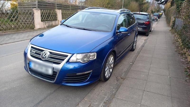 Blau Gebraucht 2008 VW Passat R Kombi | 12.200 € - Bild 1/4