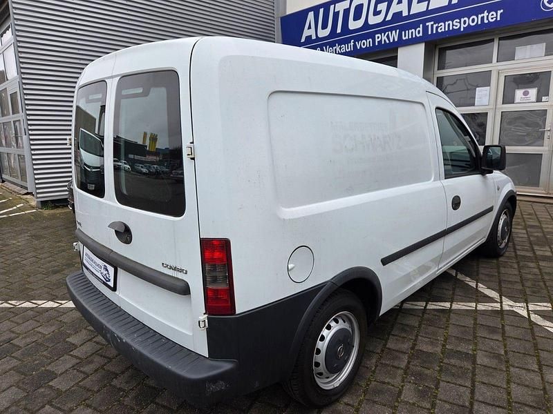 Usado Opel Combo 90 HP (66 kW) 2007 Branco Monovolume