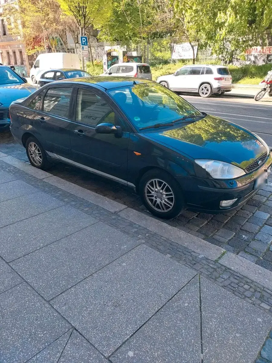 Usata Ford Focus 140 CV (102 kW) 2002 Nero Berlina