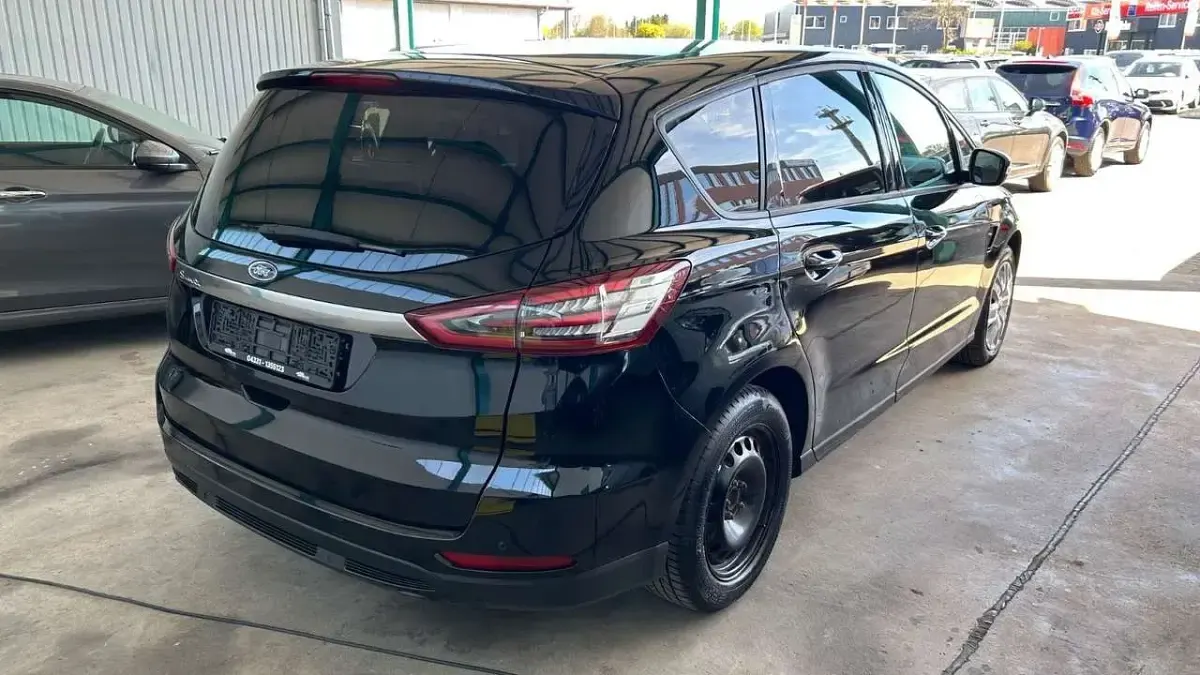 Używany Ford S-MAX Trend 160 KM (117 kW) 2017 Czarny Minivan