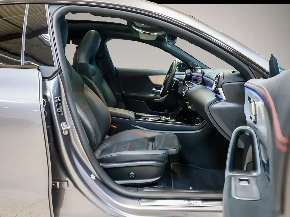 Gebraucht Mercedes CLA35 AMG AMG 306 PS (225 kW) 2024 Grau Coupé