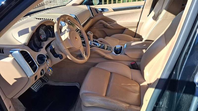 Gebraucht Porsche Cayenne GTS 420 PS (308 kW) 2014 Schwarz SUV