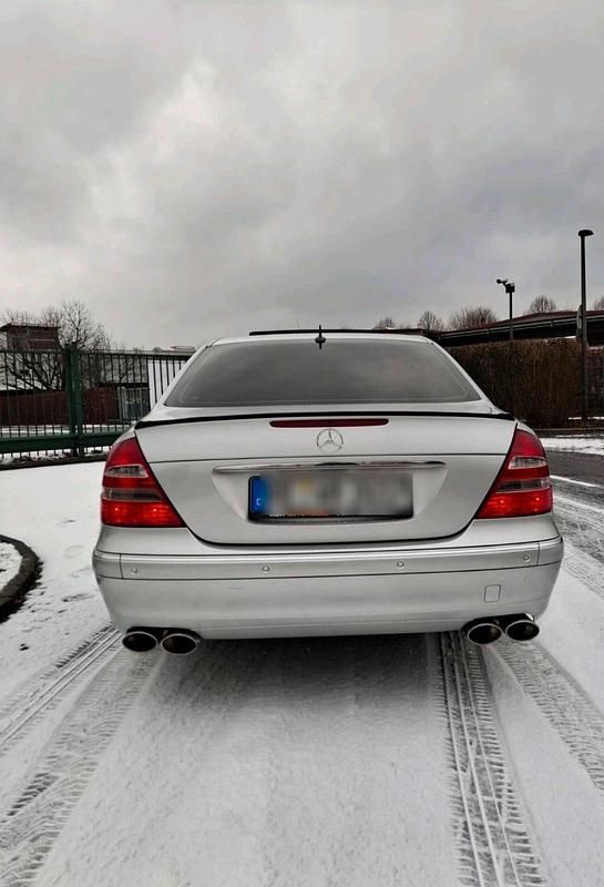 Gebraucht Mercedes E240 177 PS (130 kW) 2002 Silber Limousine