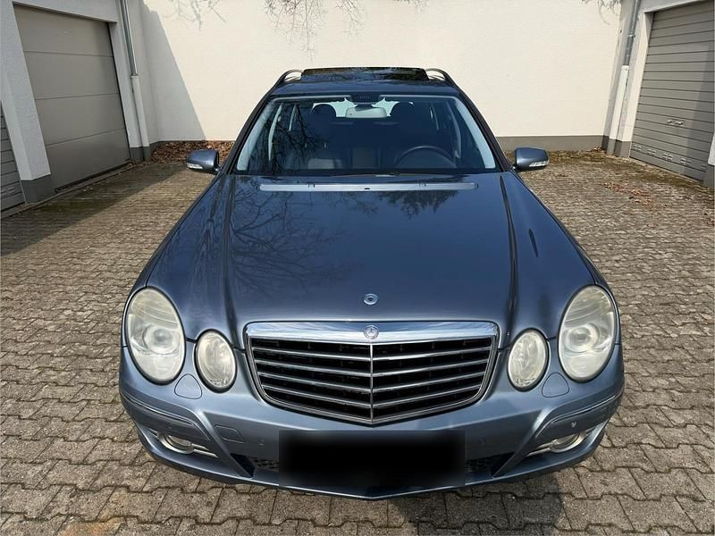 Gebraucht Mercedes E320 Avantgarde 224 PS (164 kW) 2007 Blau Kombi