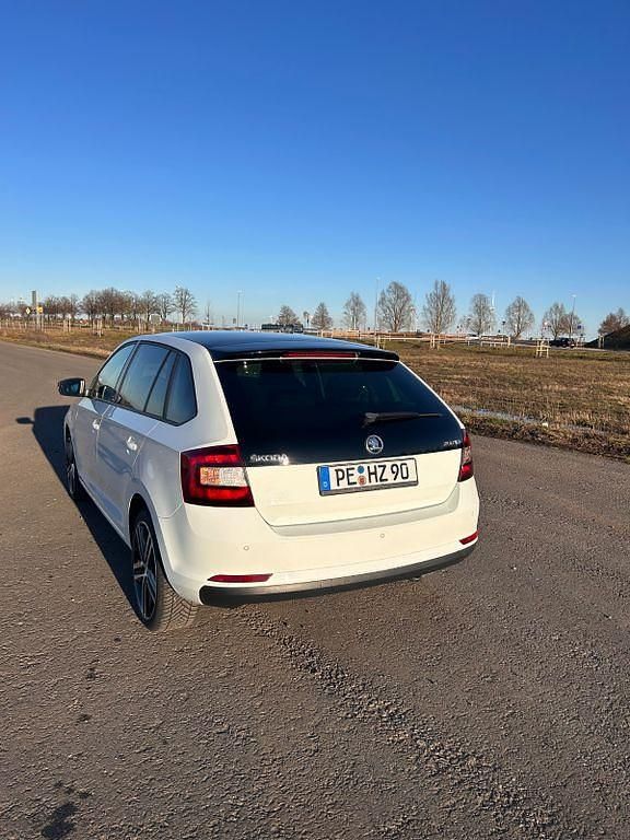 Gebraucht Skoda Rapid Style 116 PS (85 kW) 2015 Weiß Kleinwagen