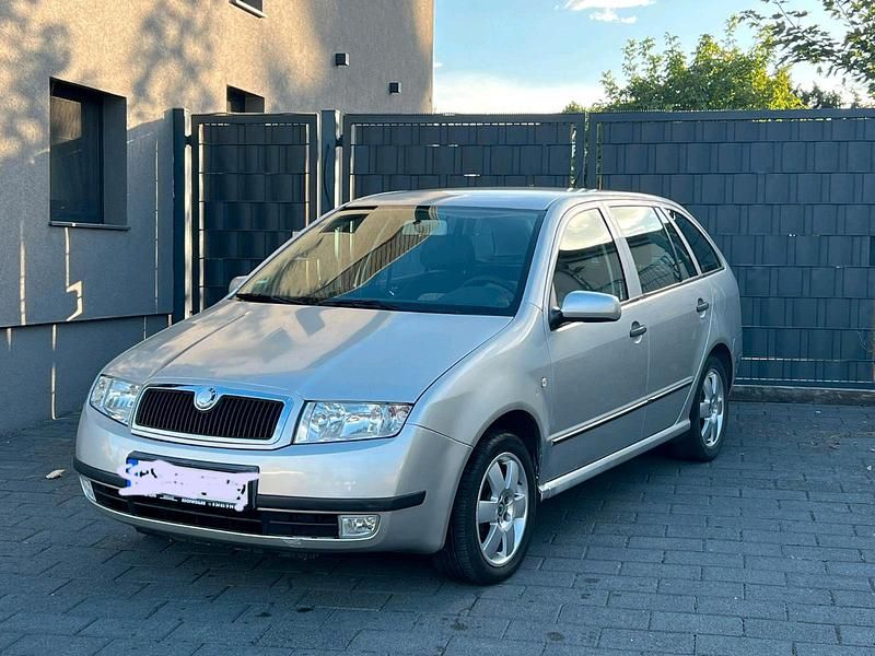 Silber Gebraucht 2003 Skoda Fabia Kombi | 999 € (Fairer Preis) - Bild 1/4