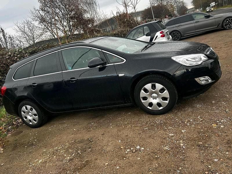 Gebraucht Opel Astra 140 PS (102 kW) 2011 Schwarz Kombi