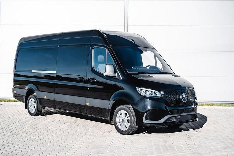 Gebraucht Mercedes Sprinter 190 PS (139 kW) 2024 Schwarz Van