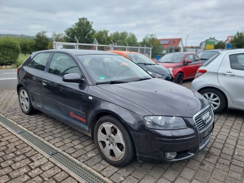 Grau Gebraucht 2006 Audi A3 Ambition Limousine | 900 € (Superpreis) - Bild 1/4