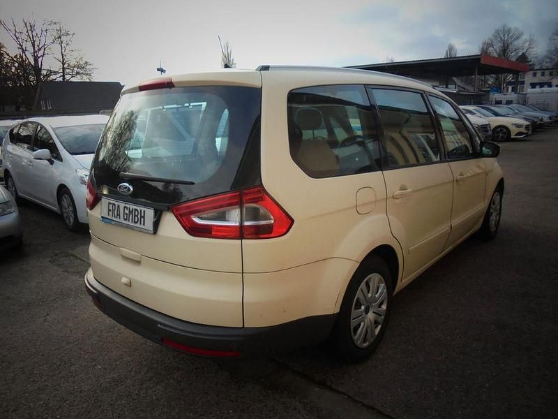 Gebraucht Ford Galaxy 140 PS (102 kW) 2013 Braun Van / Kleinbus