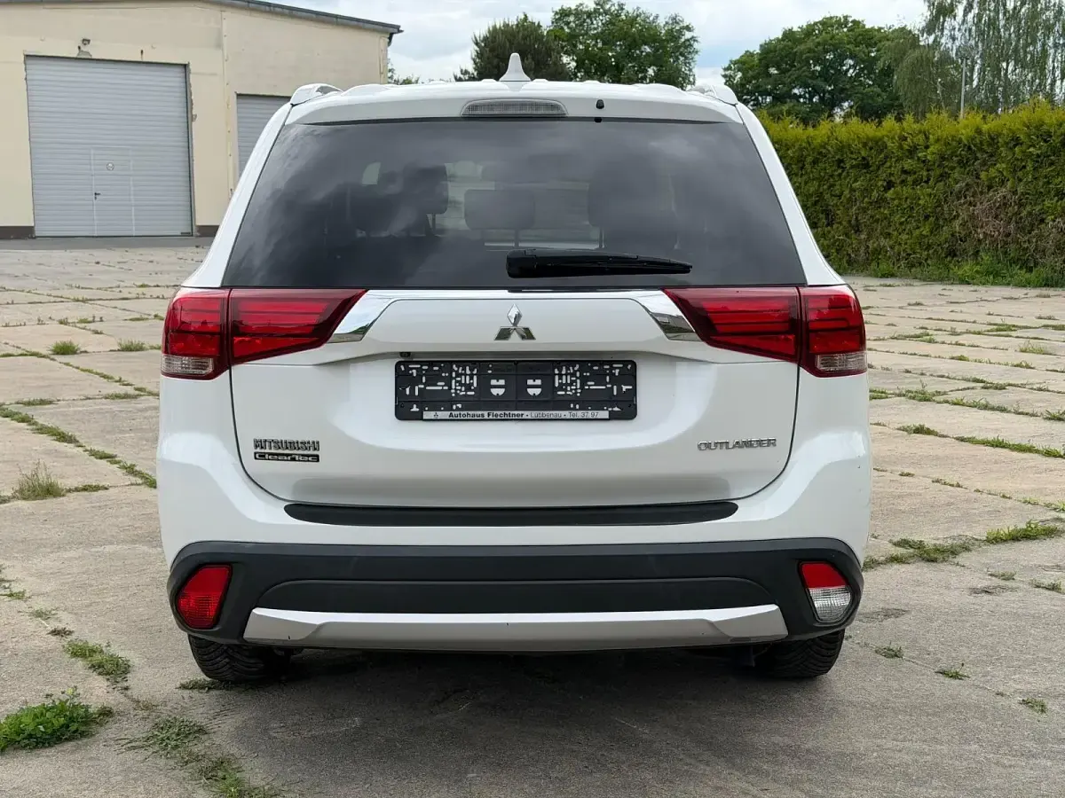 Gebraucht Mitsubishi Outlander 150 PS (110 kW) 2017 Weiß SUV