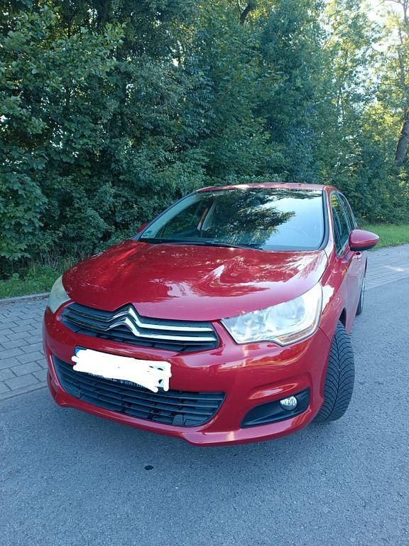 Rot Gebraucht 2010 Citroën C4 Tendance Limousine | 4.200 € (Etwas zu teuer) - Bild 1/4