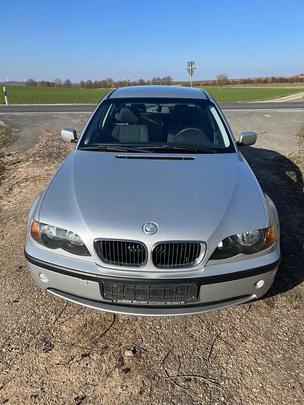 Gebraucht BMW 318 143 PS (105 kW) 2003 Silber Limousine