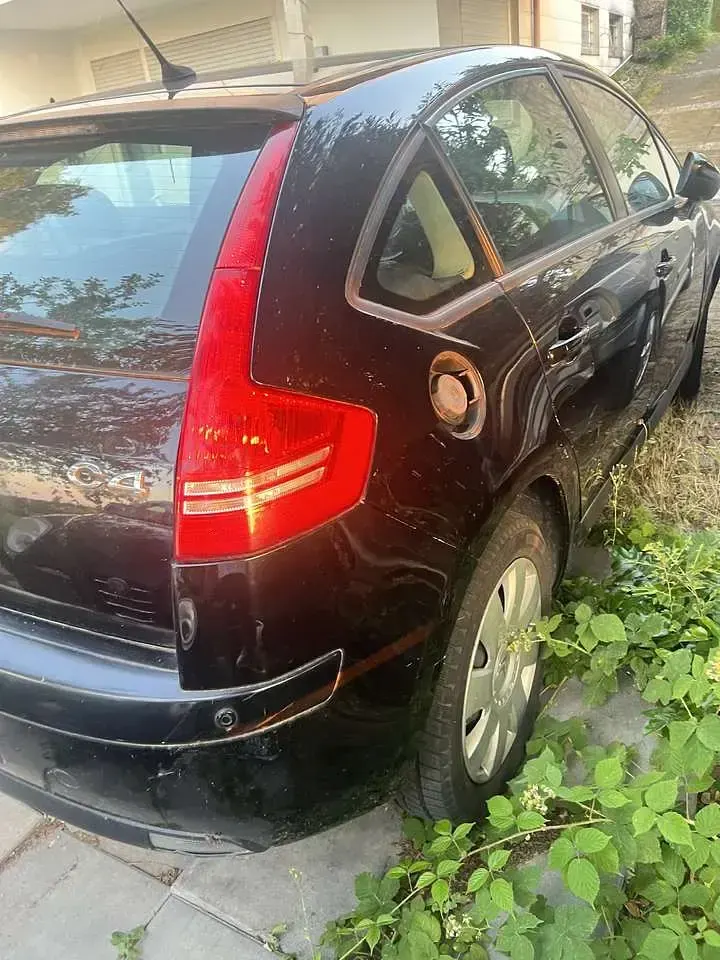 Gebraucht Citroën C4 Tendance 109 PS (80 kW) 2011 Schwarz Limousine