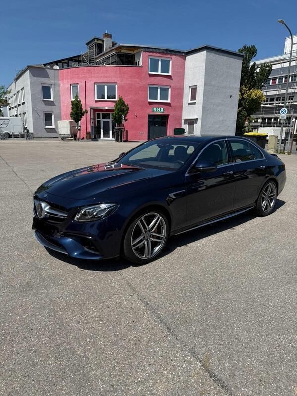 Blau Gebraucht 2019 Mercedes E63S AMG AMG Limousine | 78.200 € - Bild 1/4