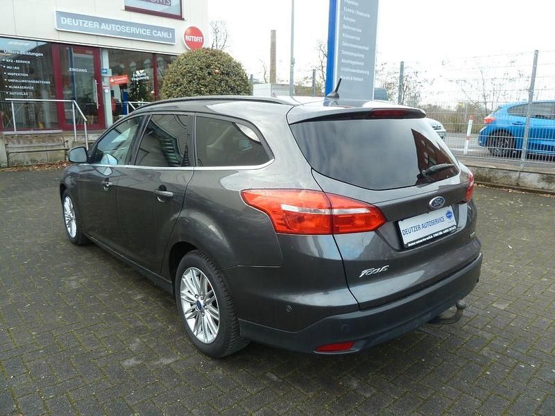 Gebraucht Ford Focus Cool & Connect 125 PS (91 kW) 2018 Grau Limousine