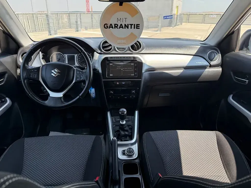 Gebraucht Suzuki Vitara 120 PS (88 kW) 2016 Weiß SUV