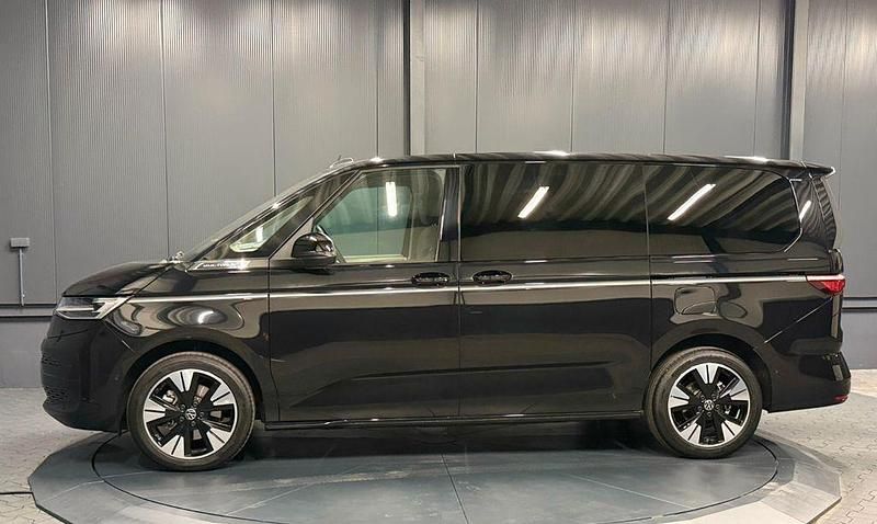 Gebraucht VW Multivan Style 150 PS (110 kW) 2024 Deep black perleffekt Van