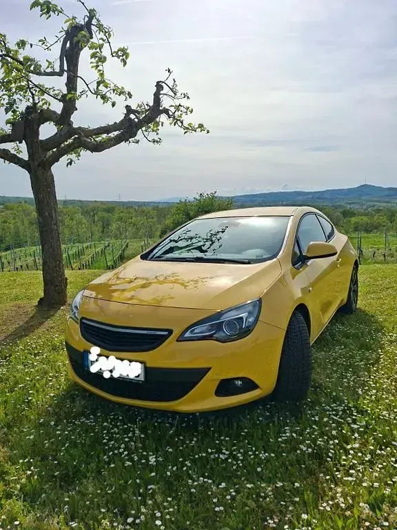 Gebraucht Opel Astra GTC 179 PS (131 kW) 2014 Gelb Limousine