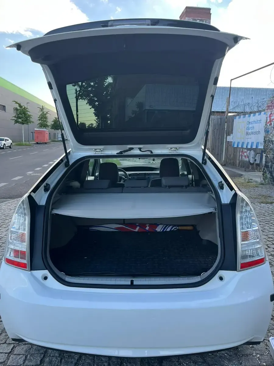 Gebraucht Toyota Prius 100 PS (73 kW) 2009 Weiß Kleinwagen