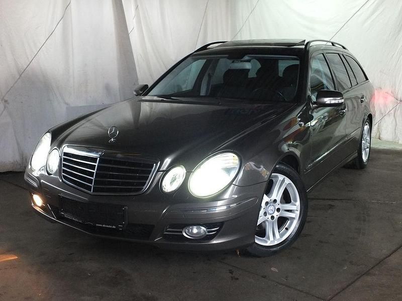 Iridiumgrau Gebraucht 2008 Mercedes E230 Kombi | 10.908 € (Etwas zu teuer) - Bild 1/4