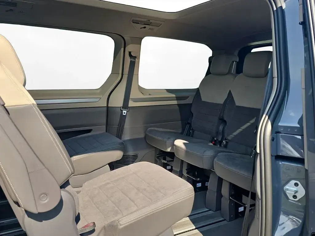 Neu VW T7 Edition 204 PS (150 kW) 2026 Grau (pure grey / deep black perleffekt) Van